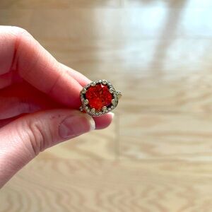 Vintage Gold and Red Gemstone Ring